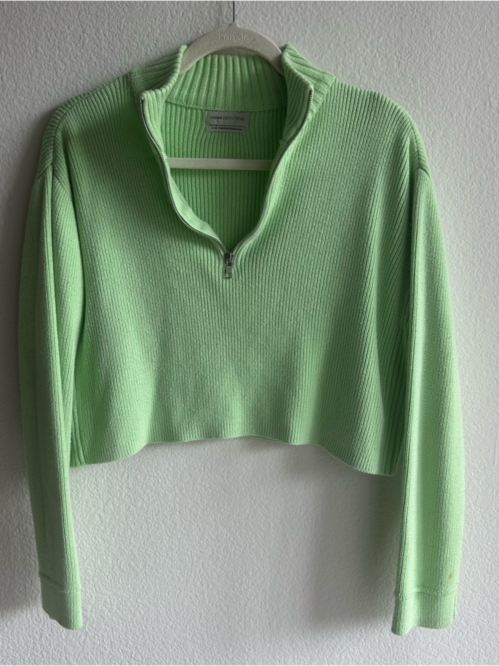 🎾UO QUARTERZIP🎾